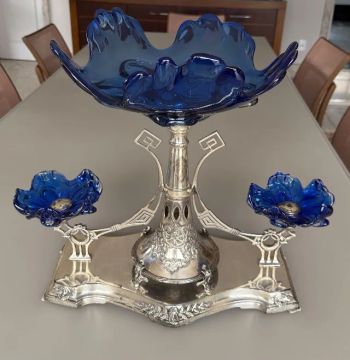 Fruteira antiga com Murano parte azul e banho de prata na base 
