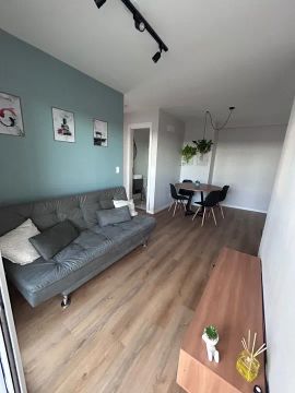 Apartamento de 2 quartos todo mobiliado no bairro Floresta, próximo à Universidade