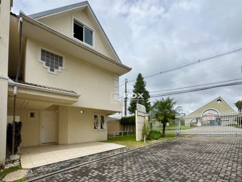 Sobrado em condomínio, 4 quartos, quintal grande, para alugar - Santa Felicidade - Curitib