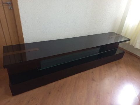 Rack de TV Preto em Madeira