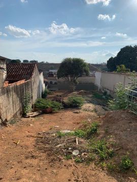LOTE DE 420 METROS A VENDA BAIRRO JARDIM MONTANHÊS
