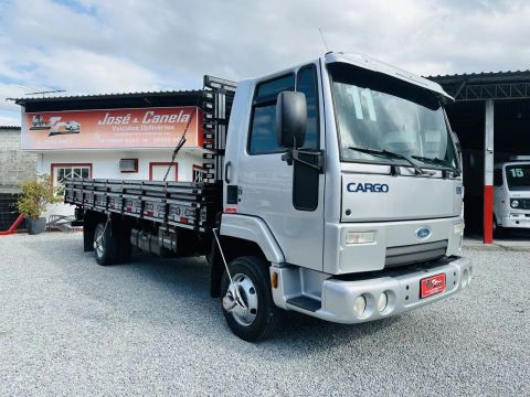 FORD CARGO 815 CARROCERIA 6,20m