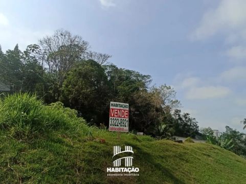Terreno com 1078 mts. Água Verde/Escola Agrícola