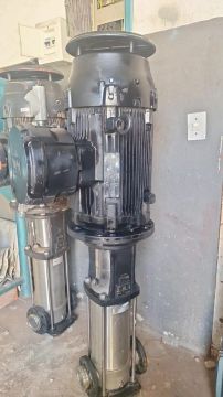 Bomba hidráulica vertical grundfos 