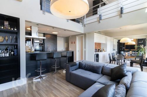 Apartamento à venda em Três Figueiras com 150 m², 1 quarto, 1 suíte, 2 vagas