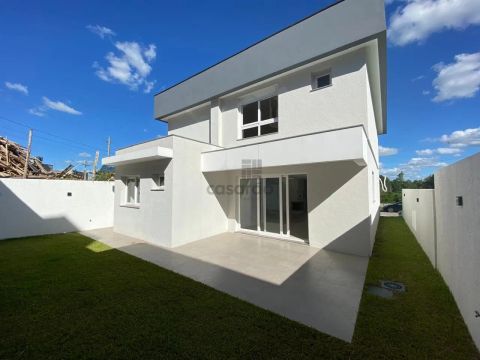 Casa à Venda no Condomínio Real Park - Santa Maria