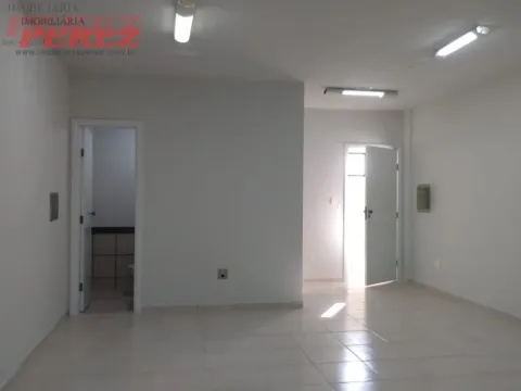 A Imobiliária Perez oferece à você essa ótima oportunidade de sala comercial para venda em