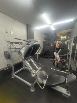 Máquina de Leg Press profissional - Total Health 