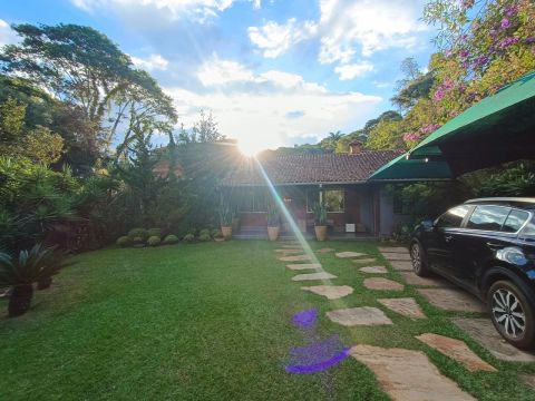 Linda Casa Linear 355m2 A/C, Lote 6.000m2, 4 Qts, 2Sts, Jardins de Petrópolis - Nova Lima