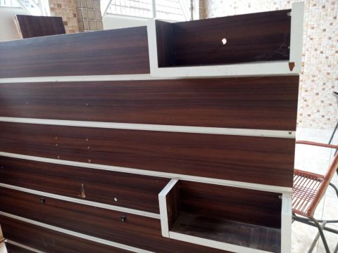 Painel com prateleira 