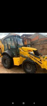 Retroescavadeira New Holland 
