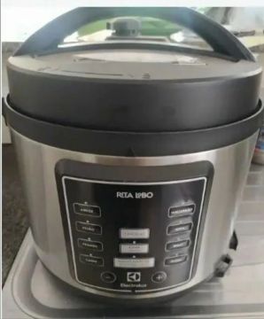 Panela de Pressão Elétrica Rita Lobo Electrolux
