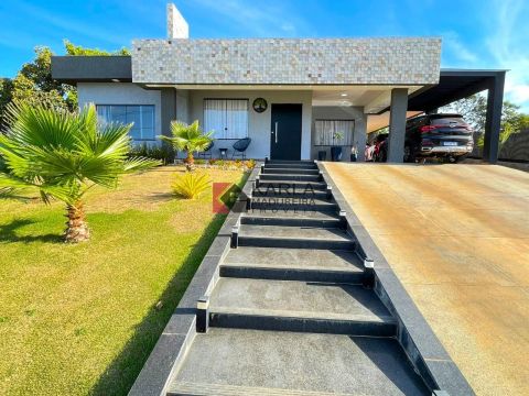 CASA SENDO VENDIDA DE PORTEIRA FECHADA NO CONDMINIO GRAN ROYALLE EM LAGOA SANTA - 04 QUART