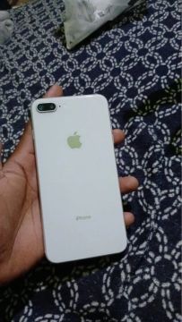 iPhone 8 Plus 