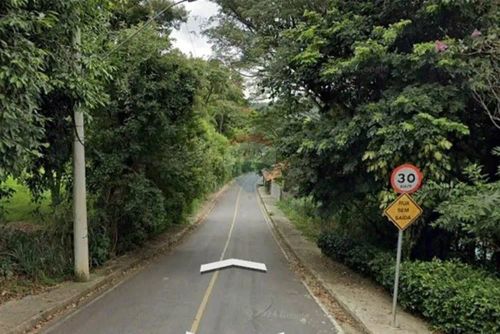 Terreno de 5.000m² em Meio à Natureza  Privacidade e Fácil Acesso, a 40 Min de SP - Ideal 