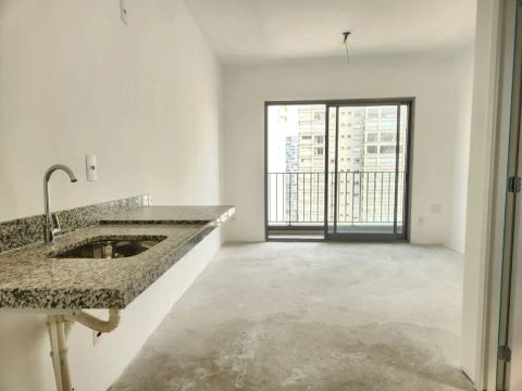 Estúdio Moderno de 24 m² com Sacada e Estrutura Completa de Condomínio