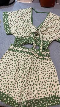 Conjunto da Fórum com costas abertas regulada por amarração