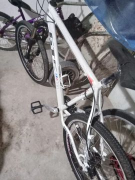 Bicicleta GTS aro 26 quadro 21 leia a descrição 