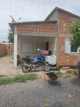 Casa térrea em ótimo estado pedra 90