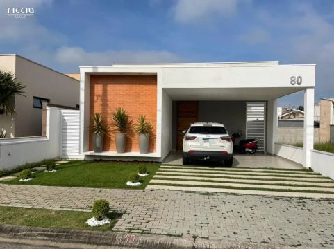 Condomínio no Jardim Terras do Vale/ Caçapava/ de terreno 250m² repleta de armarios