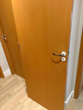 7 Portas com fechadura e dobradiças 