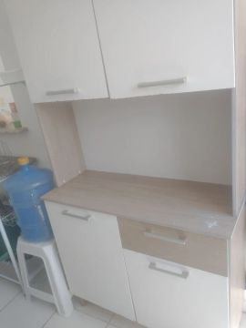 Armário de Cozinha Branco com 3 Portais e 1 Gavetas