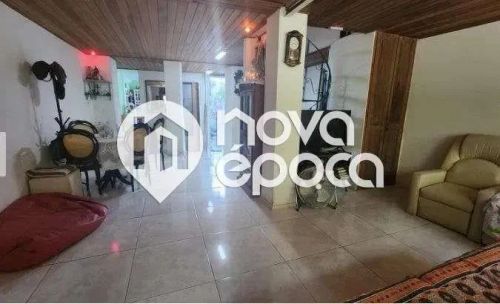 Jardim Botânico | Casa 3 quartos, sendo 2 suites
