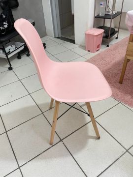 Cadeira Eames Eiffel Rosa 180,00 as duas! 