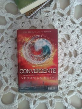 Livro Convergente - Veronica Roth - Jovens Leitores