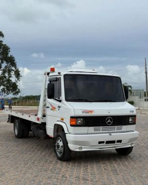 Caminhão Mercedes Benz Prancha