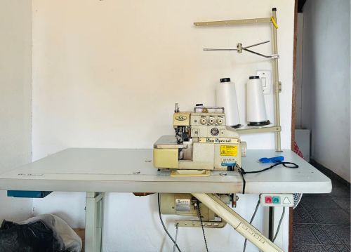 Máquina de Costura - Overlock Sun Special 8803 W
