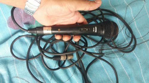 Microfone vs 200 da shure