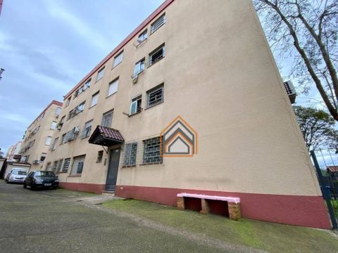 Apartamento com 1 dormitório para alugar, 37 m² por R$ 900/mês - Rubem Berta - Porto Alegr