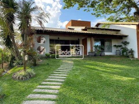 Casa em condomínio fechado na Fazenda da Grama