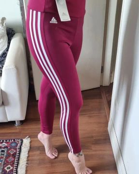 calça legging adidas essentials 3 listras feminina tamanho: m cor: vinho, novo
