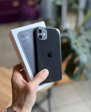 iPhone 11 64Gb - Black Lacrados e Originais
