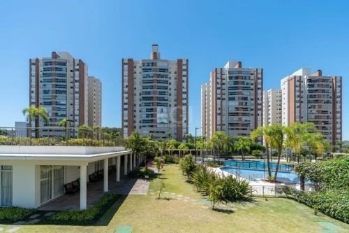 Vende apartamento 4 dormitórios 3 suítes no bairro Central Parque em Porto Alegre. Descubr