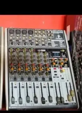 Mesa de Som Behringer
