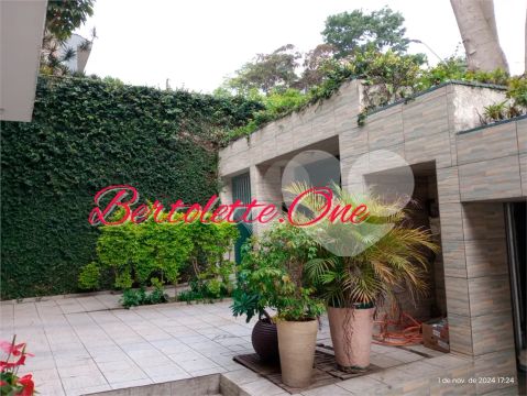 Casa Térrea para venda no Jardim São Paulo Zona Norte. 3 quartos (1 suíte) 3 vagas Quintal