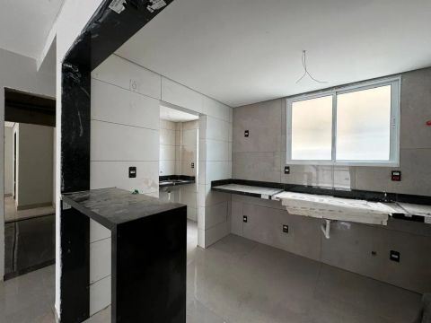 APARTAMENTO 2 QUARTOS COM ELEVADOR