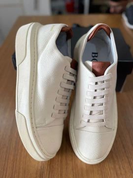 SAPATOS EM COURO LEGÍTIMO BRANCO ENTRE OUTRAS CORES HUGO BOSS aprontar entregar 