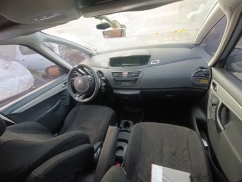 Temos peças para essa sucata! Citroen C4 Picasso 2.0 Ano 2012/2013