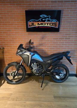 HONDA SAHARA 300 STANDARD 2024/2025 0KM