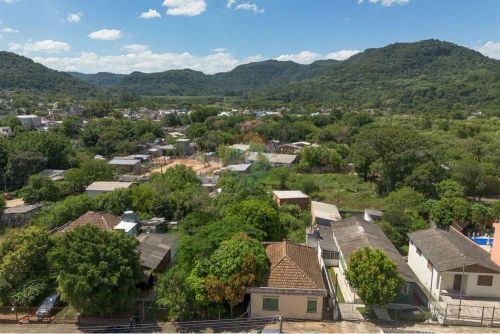 Terreno de 330m² no Dores