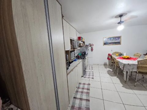 Casa de  3  quartos  com Suíte com  garagem e  Edícula  valor R$495 mil Reais. VG