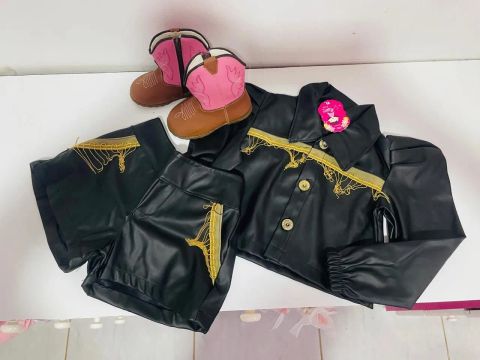 Conjunto de Jaqueta e Shorts de Couro para Menina
