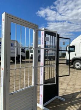 Porta c/Postigo Alumínio