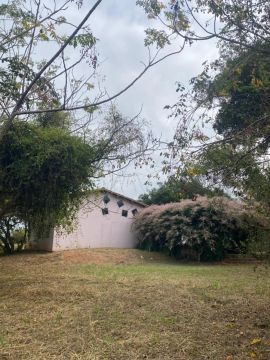 Excelente casa AMPLA de estilo rústico em um condomínio de sítios. com 200m2 construídos e