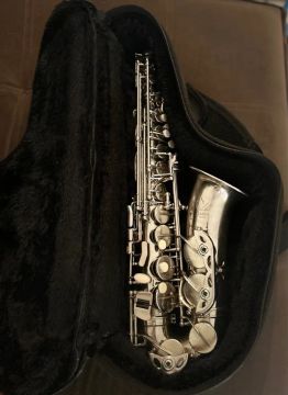 Saxofone alto niquelado Eagles 500
