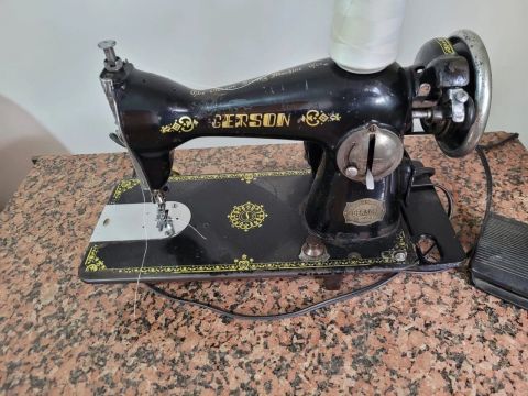 Máquina de Costura Antiga Gerson Singer 